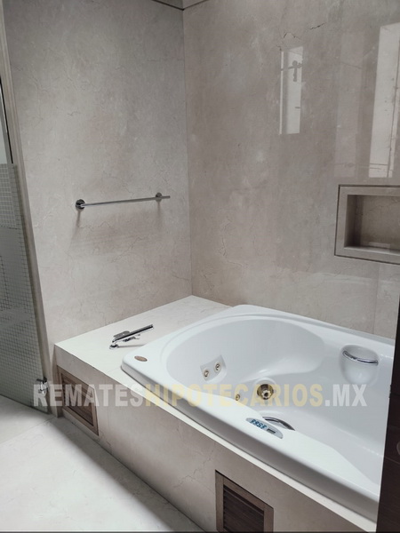 Casa en Bosques de las Lomas - 