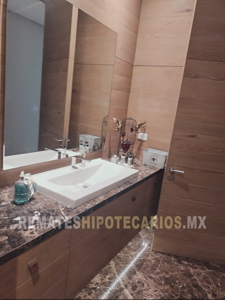 Casa en Bosques de las Lomas - 