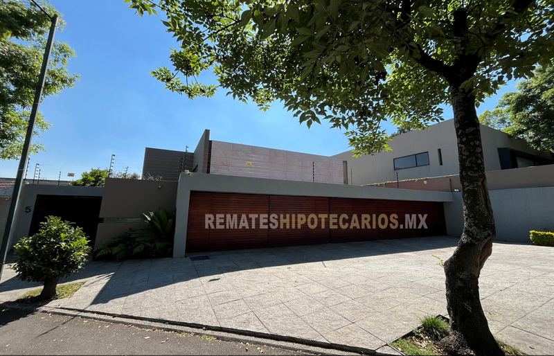 Casa en Bosques de las Lomas - 